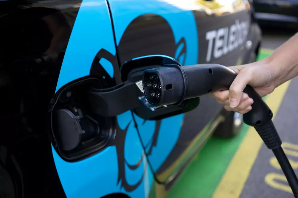 Passage à la voiture électrique et une mobilité plus propre pour protéger l'atmosphère