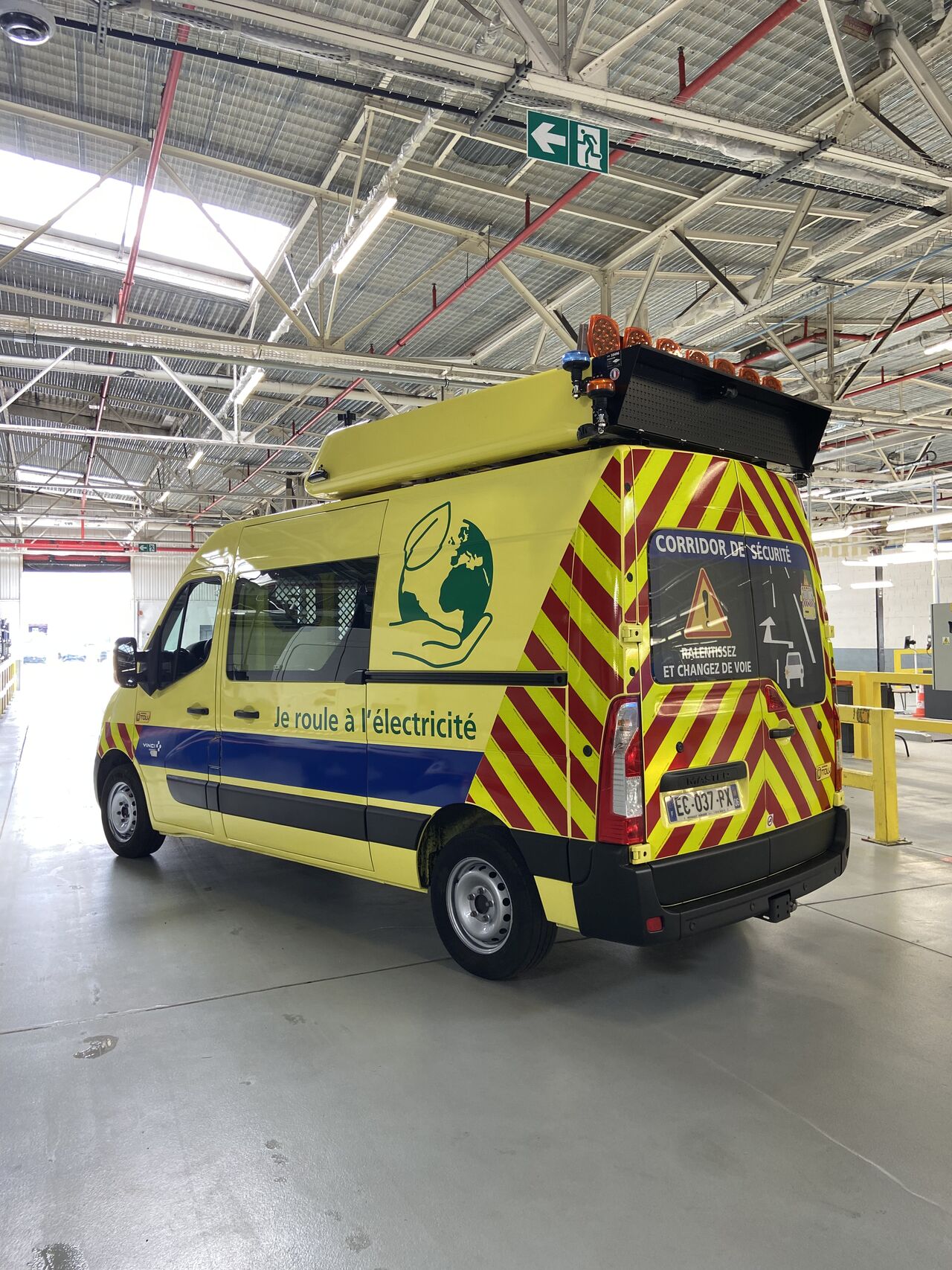 TOLV et Vinci Autoroutes : livraison du premier Renault Master rétrofité TOLV